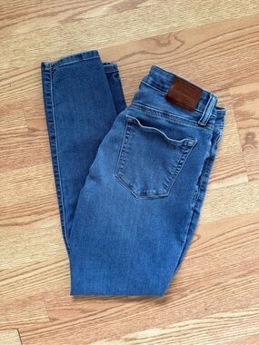 Lucky Brand Skinny Jeans in Medium Blue Wash